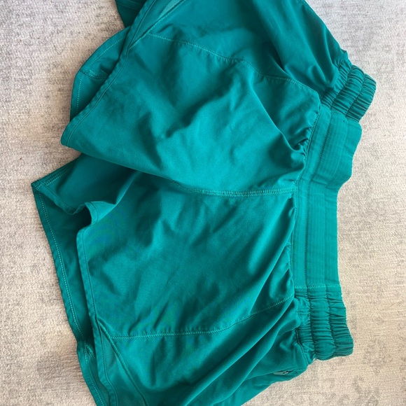 LULULEMON Hotty Hot  short No tag Size 6 - Picture 5 of 7